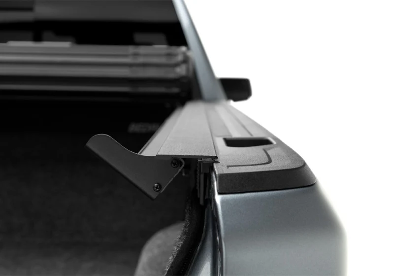 BAK 14-18 Chevy Silverado/GM Sierra Revolver X4s 6.7ft Bed Cover (2014 1500/15-19 1500/2500/3500) - Image 26